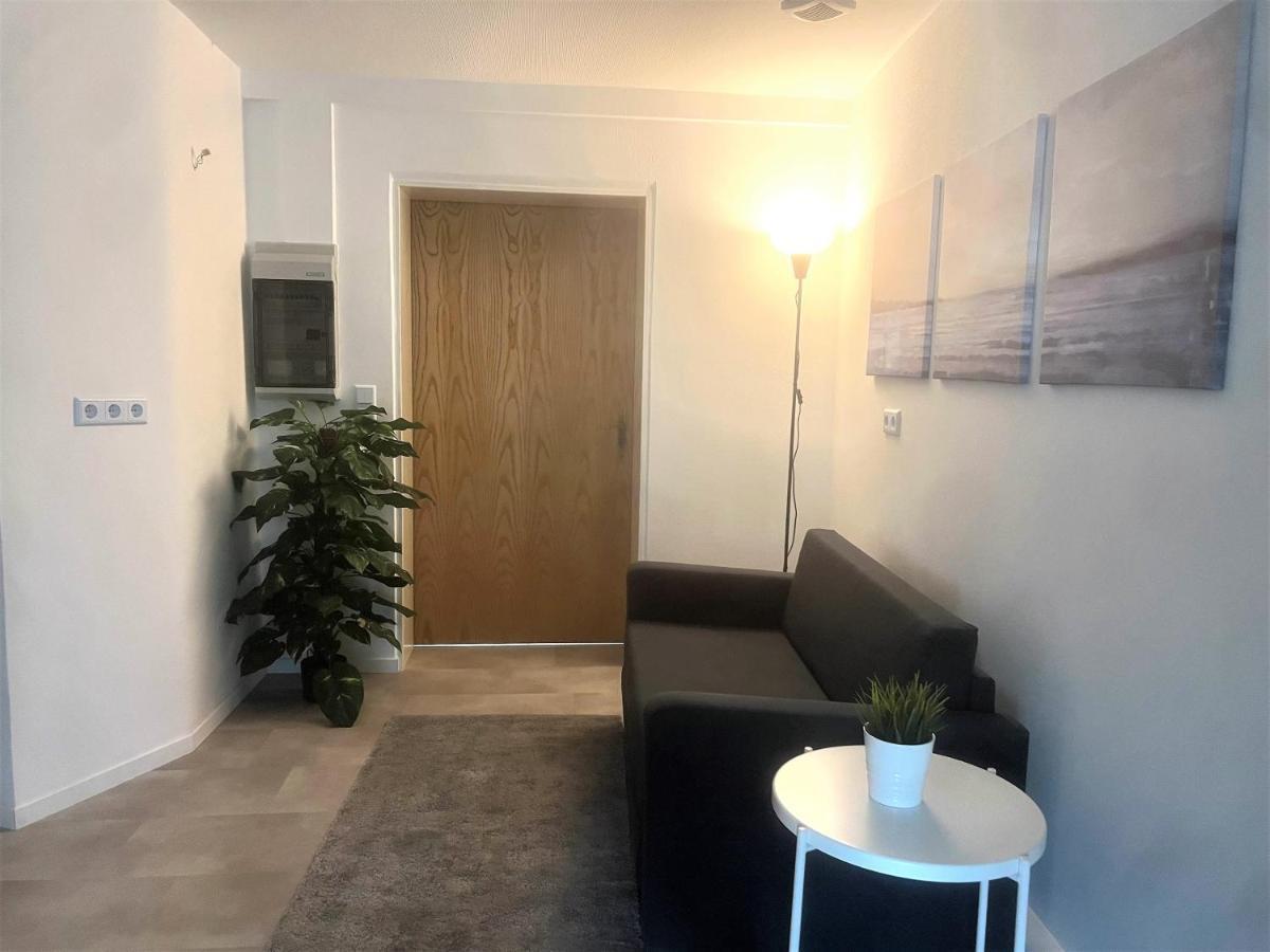 Moeblierte 3 Zimmer Apartment - Mit Smart Tv, Wlan Und Kostenfreie Parkplaetze Schloß Holte-Stukenbrock Exteriör bild